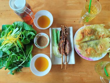 【ベトナム料理】おいしいベトナム風お好み焼きバインセオを食べられるお店「Thanh Diệu」